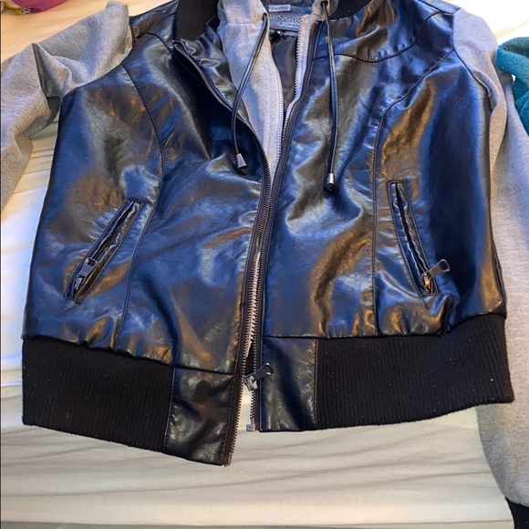 Jacket - Picture 3 of 4